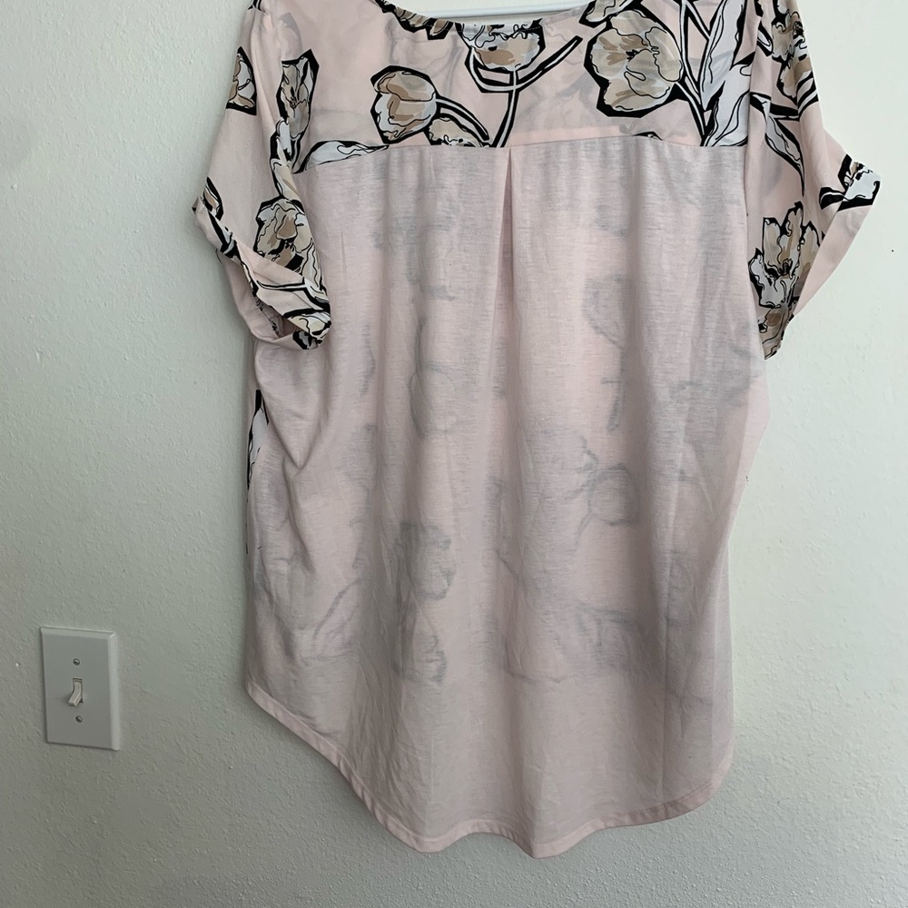 Pink blush flower top - Picture 3 of 7